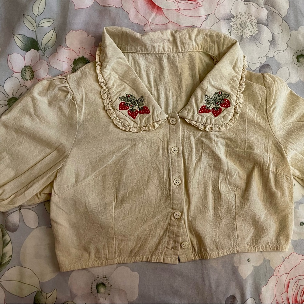 Taupe colored crop top, collared crop top, floral blouse